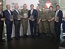 Die Preisträger mit Minister Mario Kunasek, Generalstabschef Othmar Commenda sowie Milizbeauftragtem Erwin Hameseder.