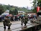 Trotz Regens interessierten sich viele Schüler für das Bundesheer.