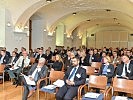 Das Auditorium folgt den interessanten Vorträgen.