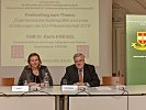 Am Podium nahmen Ministerin Karin Kneissl und Generalleutnant i.R. Christian Ségur-Cabanac Platz.