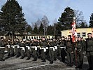 Die Militärmusik Salzburg unter Leitung von Oberst Ernst Herzog und der Fahnentrupp des Sanitätszentrum West zum Festakt angetreten.