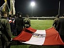 Tradition: Das gemeinsame Eintragen der Bundesdienstflagge.