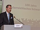 Generalsekretär Wolfgang Baumann bei seiner Rede.