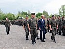 Mit dem Abschreiten der Front begann der militärische Festakt der Kommandoübergabe bei den Salzburger Pionieren.