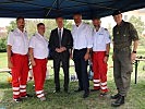 Doskozil, Tschürtz und Gasser beim Stand der Österreichischen Wasserrettung.