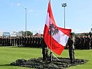 Das Niederholen der Bundesdienstflagge.