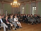 Im Publikum waren hochrangige Gäste aus den Bereichen Wissenschaft, Forschung, Bildung und Militär vertreten.