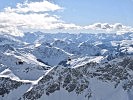 ...und Agusta Bell 212-Hubschrauber in den Kitzbüheler Alpen.