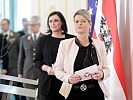 Die Ministerinnen Tanner und Köstinger traten gemeinsam vor die Kameras.