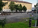 Bei der Flaggenparade wurden die Einsatzmedaillen verliehen.