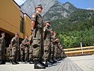 Die Soldaten werden in der Standschützen-Kaserne angelobt.