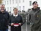 Bei den Dreharbeiten zum Nationalfeiertag, v.l.: Oscar-Regisseur Stefan Ruzowitzky, Ministerin Klaudia Tanner und Wiens Militärkommandant Brigadier Kurt Wagner.