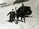 Eine Hubschrauberstaffel des Fliegerregimentes aus Hörsching unterstützte die Bergung.