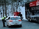 Wer keinen negativen Test für die Ausreise aus Tirol mitführt, kann sich vor Ort an der Kontrollstelle testen lassen.