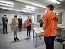 Verteidigungsministerin Klaudia Tanner und Wirtschaftsministerin Margarete Schramböck in Wels.