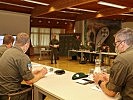 Bei dem Basisseminar diskutieren die Milizsoldaten, wie sie mehr Soldaten für die Miliz begeistern können.