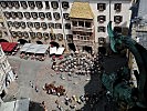 Platzkonzert der Militärmusik Tirol vor dem Goldenen Dachl.