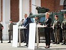 Verteidigungsministerin Klaudia Tanner und Innenminister Karl Nehammer bei der heutigen gemeinsamen Pressekonferenz.