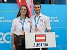 Sophie Grill und Sebastian Graser freuen sich über ihre Bronzemedaillen.