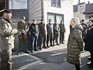 Verteidigungsministerin Klaudia Tanner bei ihrem Besuch am Truppenübungsplatz Allentsteig.