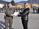 Verteidigungsministerin Klaudia Tanner mit dem neuen Kommandanten des Pionierbataillons 1, Oberstleutnant Herwig Glantschnig.