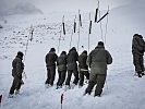 Von November bis April stehen in den Garnisonen Landeck, St. Johann und Lienz Lawineneinsatzzüge des Bundesheeres bereit.