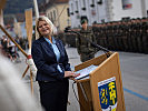 Verteidigungsministerin Klaudia Tanner bei der Angelobung in Gresten.