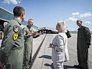 Weitere S-70 "Black Hawk": Verteidigungsministerin Klaudia Tanner am Fliegerhorst Brumowski.