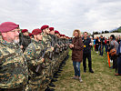 Die Angehörigen nutzten die Gelegenheit und fotografierten die Rekruten.