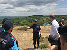 Dr. Kammel beim Besuch des österreichischen Kontingents der Polizei bei FRONTEX.