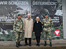 V.l.: Generalmajor Rudolf Striedinger, General in Ruhe Karl Majcen, zweite Landtagspräsidentin Gabriele Kolar, Oberstleutnant Georg Pilz.