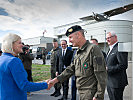 Verteidigungsministerin Klaudia Tanner und Burgenlands Militärkommandant, Brigadier Gernot Gasser.