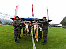 Treugelöbnis an den Insignien des Militärkommandos Vorarlberg und des Jägerbataillons 23.