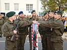 Rekruten an der Insignei des Militärkommandos Burgenland.