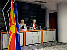 EU-Botschafter David Geer, l., mit Programmdirektor Jochen Rehrl.