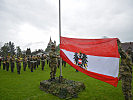 Hissen der Bundesdienstflagge bei der Angelobung in Rankweil.