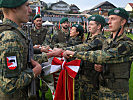 Vor den Vertreten von Bund, Land, Bundesheer und den Freunden und Verwandten gelobten die jungen Rekruten Österreich und der Bevölkerung zu dienen.