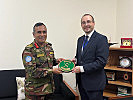 Generalsekretär Dr. Kammel mit dem Force-Commander von Minurso, Major General Fakhrul Ahsan aus Bangladesch.