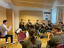Musikstudenten aus Mannheim spielten mit der Militärmusik Salzburg.