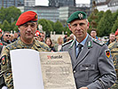Im Zuge der Veranstaltung wurde eine Partnerschaftsurkunde zwischen der Garde und dem Wachbataillon aus Berlin unterzeichnet.