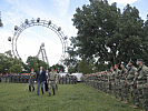 Das Abschreiten der Front durch den Milit&auml;rkommandanten von Wien.