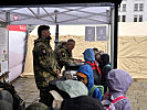 Am Informationsstand des Milit&auml;rkommandos Wien konnten sich Interessierte &uuml;ber Aufgabenfelder sowie Karrierem&ouml;glichkeiten erkundigen und spannende Einblicke in den Alltag von Soldatinnen und Soldaten gewinnen.