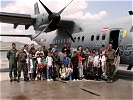 Die gesamte Kindergruppe vor dem Abflug von Pristina.