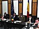 Zusammentreffen mit Parlamentariern und dem stellvertretenden Generalstabschef der rumänischen Streitkräfte.