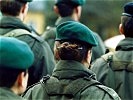 "Nagel am Kopf". Frauen machen beim Bundesheer seit 1998 ebensolche mit Köpfen.