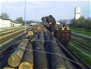 Durchsuchen von Güterzügen am Bahnhof Marchegg.