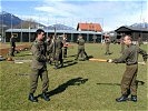 Abwehrtechnik mit Sturmgewehr.