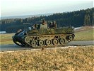 Panzerabwehrtrupps werden in den Einsatzraum gefologen.