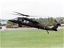 Ein österreichischer Black Hawk bei der Landung.