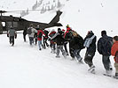 ...oder Schnee-Hölle, die Soldaten sind verlässliche Partner.